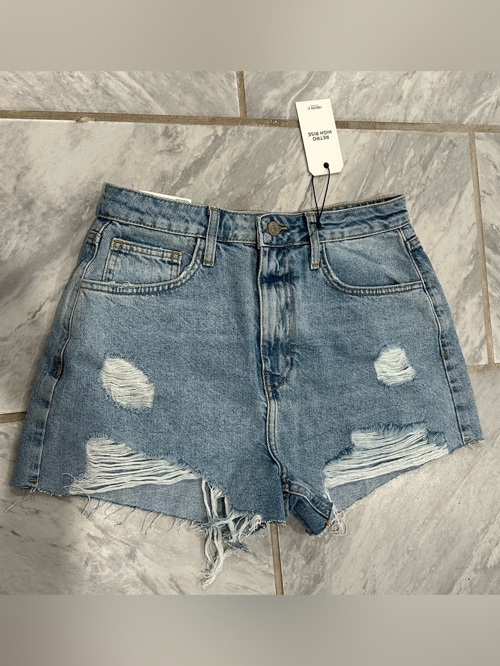 NWT Forever 21 Womens Retro High Rise Distressed Denim Shorts Size 29
